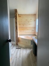 1598 County Farm Rd in Cassville, MO - Foto de edificio - Building Photo
