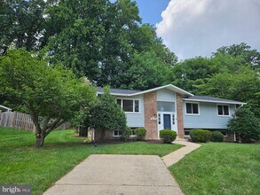 5021 Swinton Dr in Fairfax, VA - Building Photo - Building Photo
