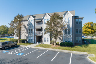 Abbington Place Apartments in Greensboro, NC - Building Photo - Building Photo