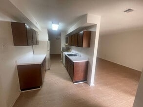 437 Christopher Ave in Gaithersburg, MD - Building Photo - Building Photo