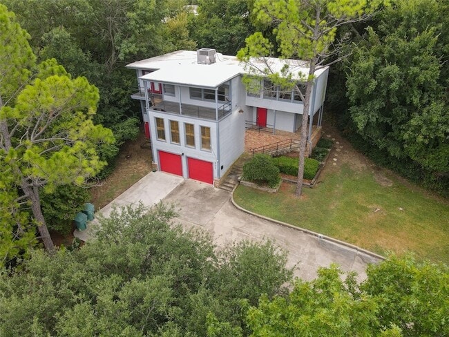property at 520 Kessler Blvd