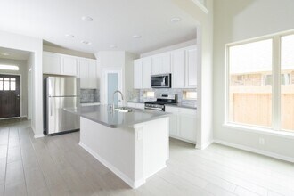 5018 Brewcastle Ln in Park Row, TX - Building Photo - Building Photo