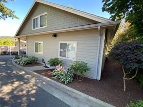 3405 Consolidation Ave, Unit #102 in Bellingham, WA - Foto de edificio - Building Photo