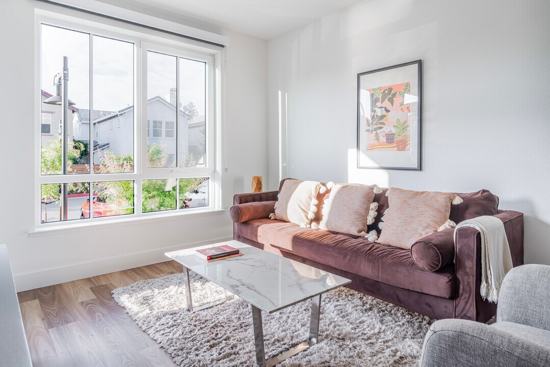 85 Cleaveland Rd in Pleasant Hill, CA - Building Photo