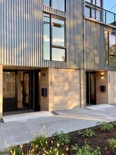 2950 Fairview Ave E in Seattle, WA - Building Photo - Building Photo