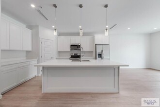 165 Ruben Torres SR Blvd, Unit A7 in Brownsville, TX - Building Photo - Building Photo