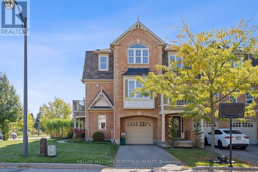 66 Gleave Terrace in Milton, ON - Building Photo