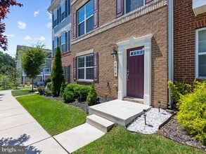 7019 Hickory Ct in Severn, MD - Building Photo - Building Photo
