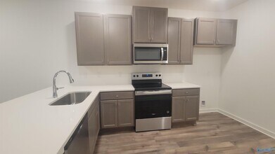 7597 Discovery Pt Dr NW in Huntsville, AL - Building Photo - Building Photo