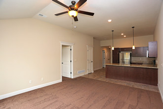 Genesis Trails in Kansas City, MO - Building Photo - Interior Photo