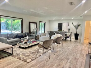 13200 SW 59th Ave in Miami, FL - Building Photo - Building Photo