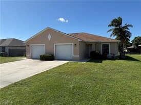 4148 SW 7th Pl in Cape Coral, FL - Building Photo