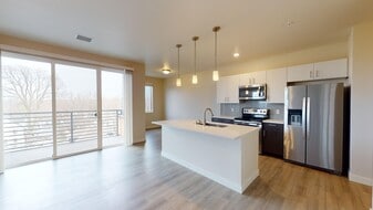 Oakland on Monroe in Madison, WI - Building Photo