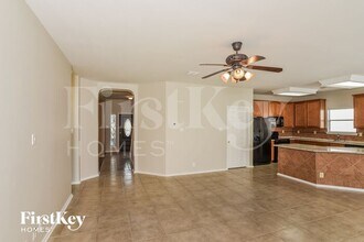 16918 Darien Wing in San Antonio, TX - Building Photo - Building Photo