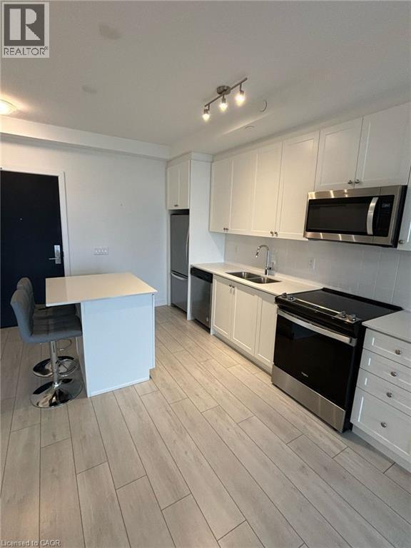 55 Duke St W in Kitchener, ON - Building Photo - Building Photo