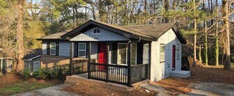 6154 Green Acres Dr SW in Covington, GA - Building Photo