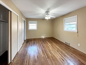 204 E Mesa Dr in Hobbs, NM - Building Photo - Building Photo