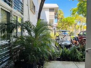 251 Galen Dr in Key Biscayne, FL - Building Photo - Building Photo