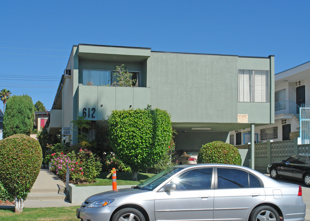 612 N Hayworth Ave in Los Angeles, CA - Foto de edificio