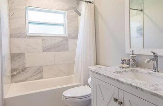 1640 Alcazar Way S in St. Petersburg, FL - Building Photo - Building Photo