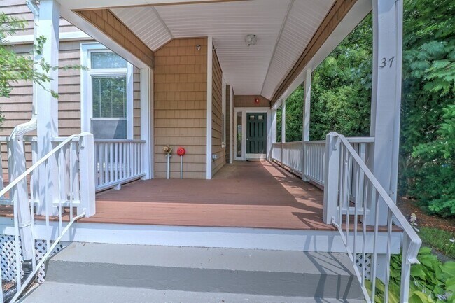 37 Walnut Pl in Newton, MA - Building Photo - Building Photo