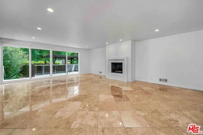 property at 29 Yawl St