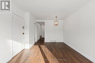 50 Rhydwen Ave in Toronto, ON - Building Photo - Building Photo