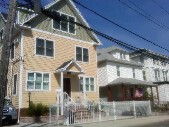 175 Beach 113th St in Rockaway Park, NY - Building Photo - Building Photo