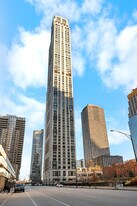 451 E Grand Ave in Chicago, IL - Building Photo