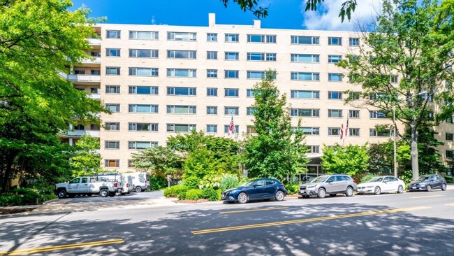 4600 Connecticut Ave NW, Unit 415 in Washington, DC - Building Photo - Building Photo