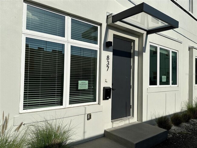 837 Calla Terrace N in St. Petersburg, FL - Building Photo - Building Photo