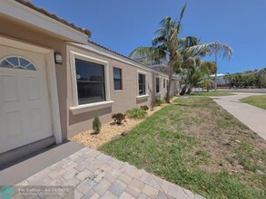 413 S Ocean Blvd in Pompano Beach, FL - Foto de edificio - Building Photo