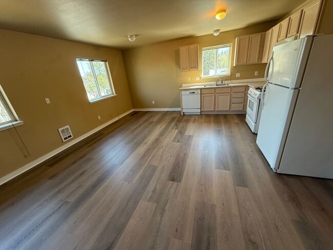 405 NE Seward Ave in Bend, OR - Building Photo - Building Photo