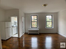 East 58TH ST in New York, NY - Building Photo