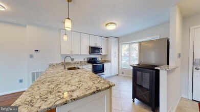 2029 S Glebe Rd in Arlington, VA - Building Photo - Building Photo