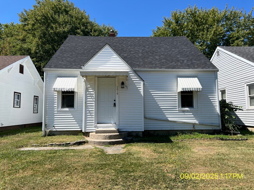 2015 S Hackley St in Muncie, IN - Foto de edificio