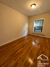 1033 Dempster St, Unit E3 in Evanston, IL - Building Photo - Building Photo