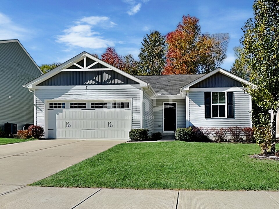 7 Tall Oak Ln in Amelia, OH - Building Photo