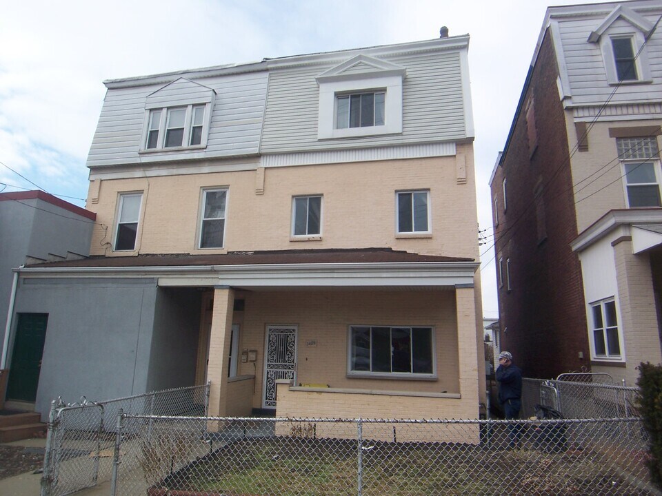 3405 Ward St, Unit 2 Bedroom in Pittsburgh, PA - Building Photo