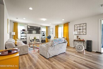 12644 Lake Taylor Ln in Jacksonville, FL - Building Photo - Building Photo