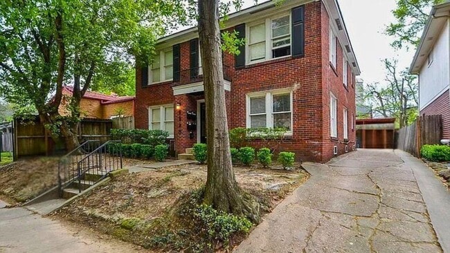 1320 W Pierce St in Houston, TX - Building Photo - Building Photo