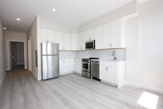 141 Newark Ave in Jersey City, NJ - Building Photo - Building Photo