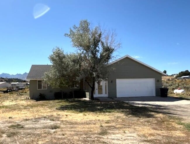 528 Blackstone Dr in Spring Creek, NV - Building Photo - Building Photo