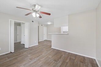 Estelle Creek North in Irving, TX - Building Photo - Building Photo