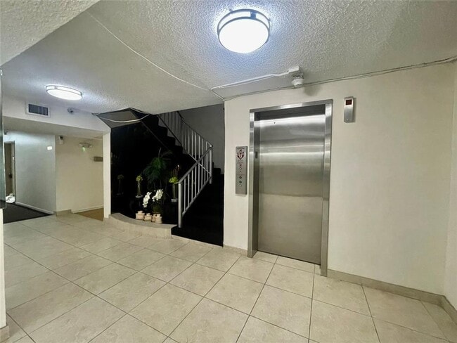 6500 Cypress Rd, Unit 508 in Plantation, FL - Building Photo - Building Photo