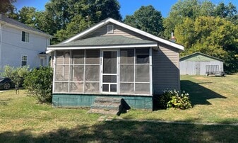 102 Fire Dept Dr in Belmont, NC - Building Photo