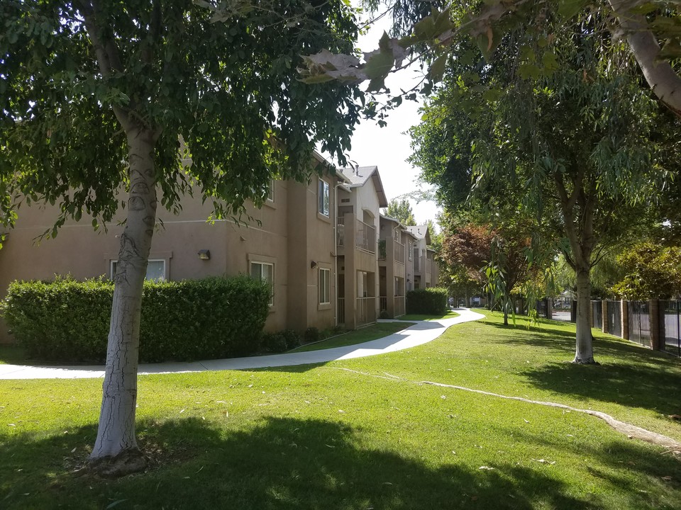 Belcourt Apartment Homes in Bakersfield, CA - Building Photo
