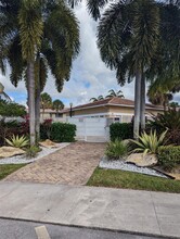 845 Twin Lakes Dr in Coral Springs, FL - Building Photo - Building Photo