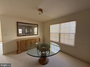 256 Fountayne Ln in Trenton, NJ - Building Photo - Building Photo