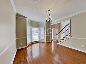 303 Lismore Ter in Woodstock, GA - Foto de edificio - Building Photo